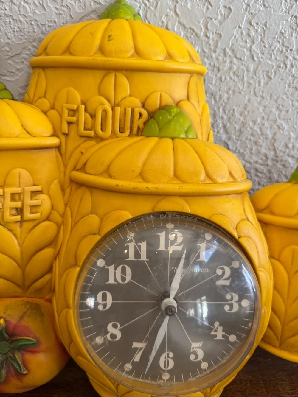 Vintage 1974 Burwood New Haven WORKING Kitchen Wall Clock Canisters Retro